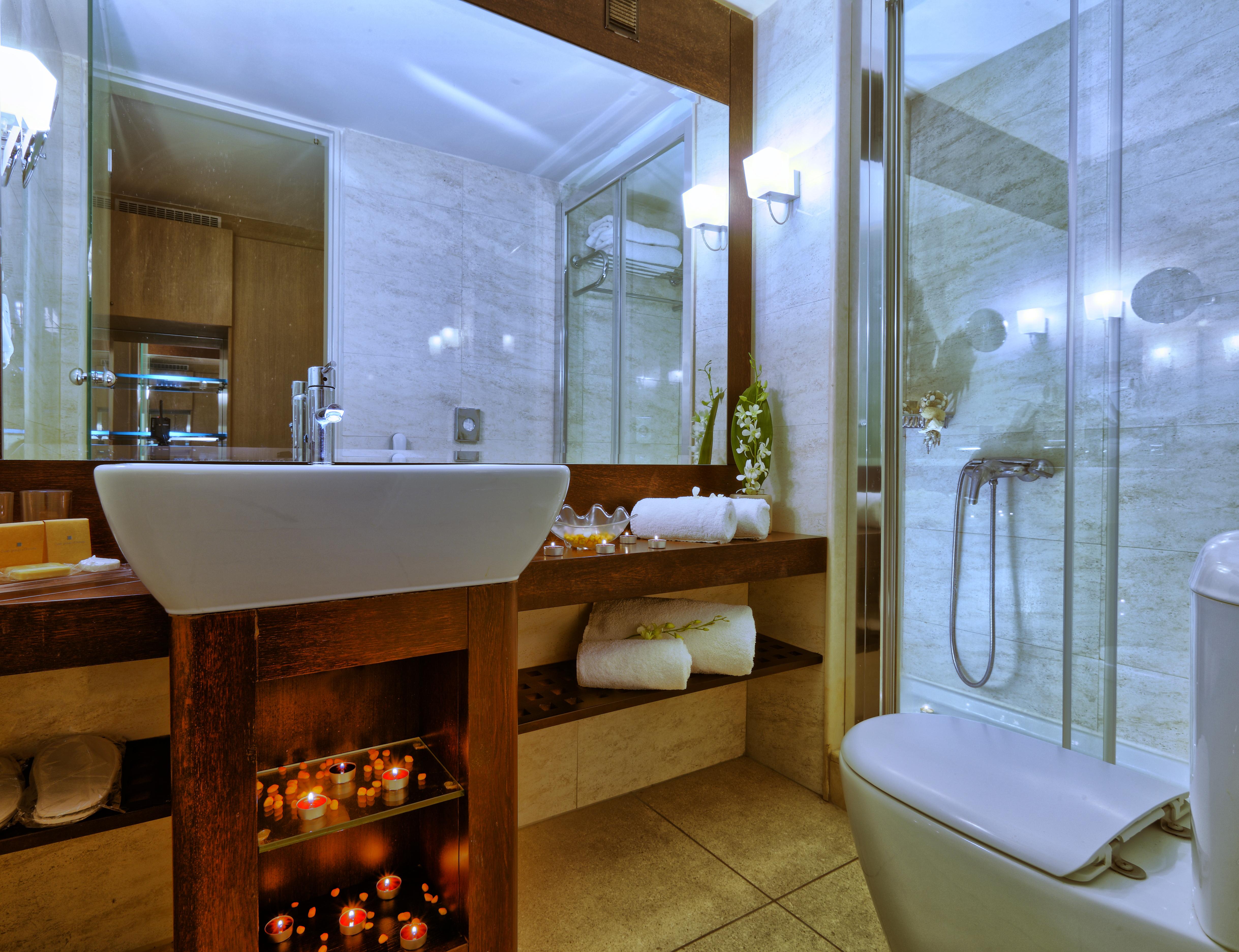 Sitia Beach City Resort & Spa Sitia (Crete) Exterior foto A modern bathroom