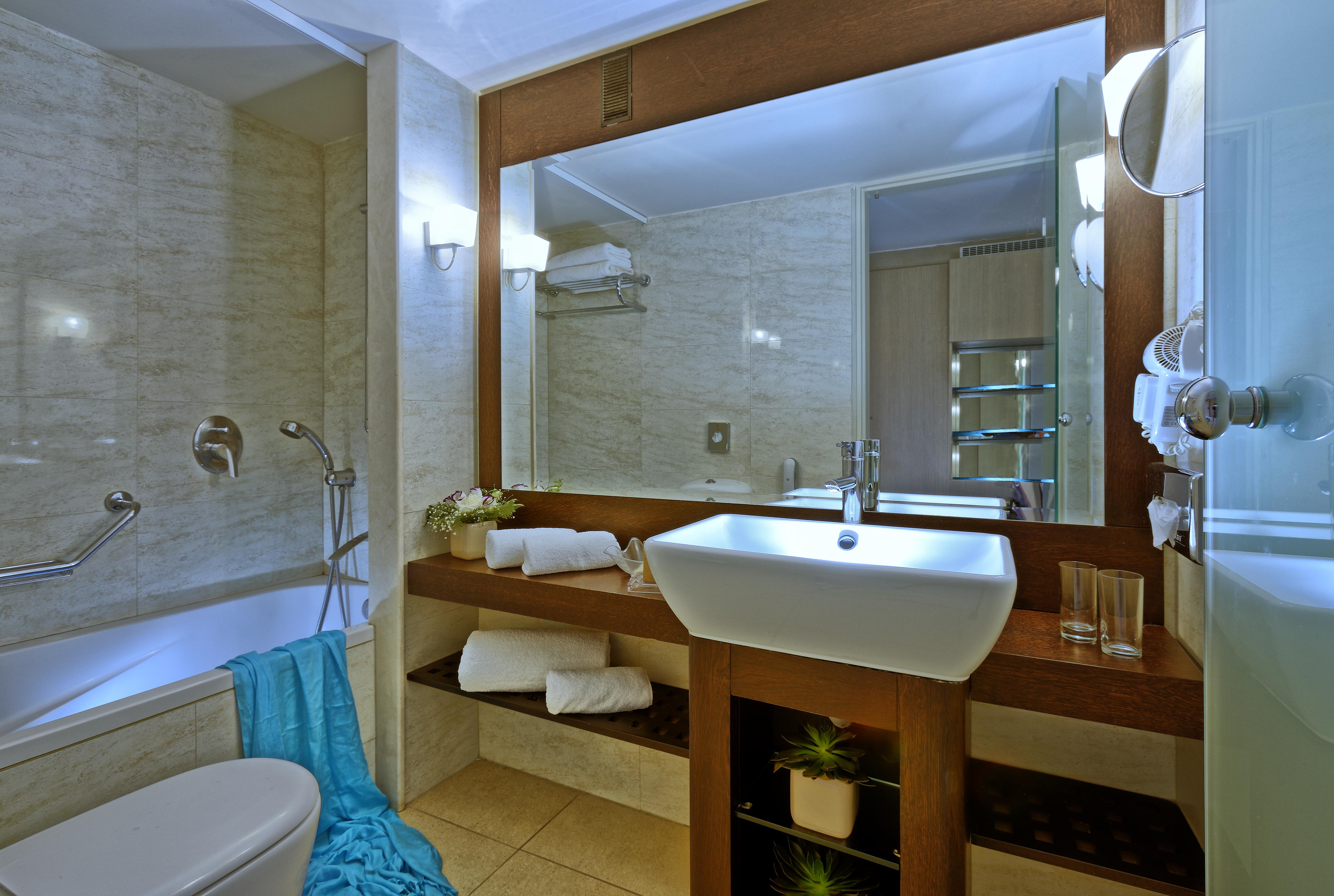 Sitia Beach City Resort & Spa Sitia (Crete) Exterior foto Bathroom