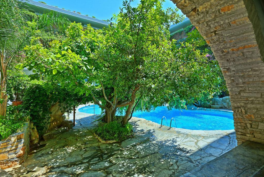 Sitia Beach City Resort & Spa Sitia (Crete) Exterior foto The swimming pool at the hotel