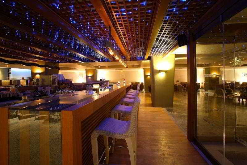 Sitia Beach City Resort & Spa Sitia (Crete) Exterior foto The bar at the Sky Bar