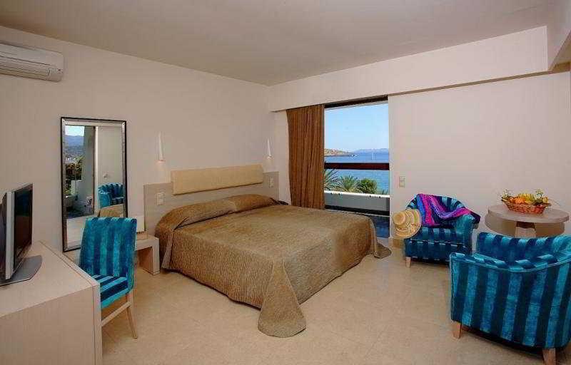 Sitia Beach City Resort & Spa Sitia (Crete) Exterior foto A room at the hotel