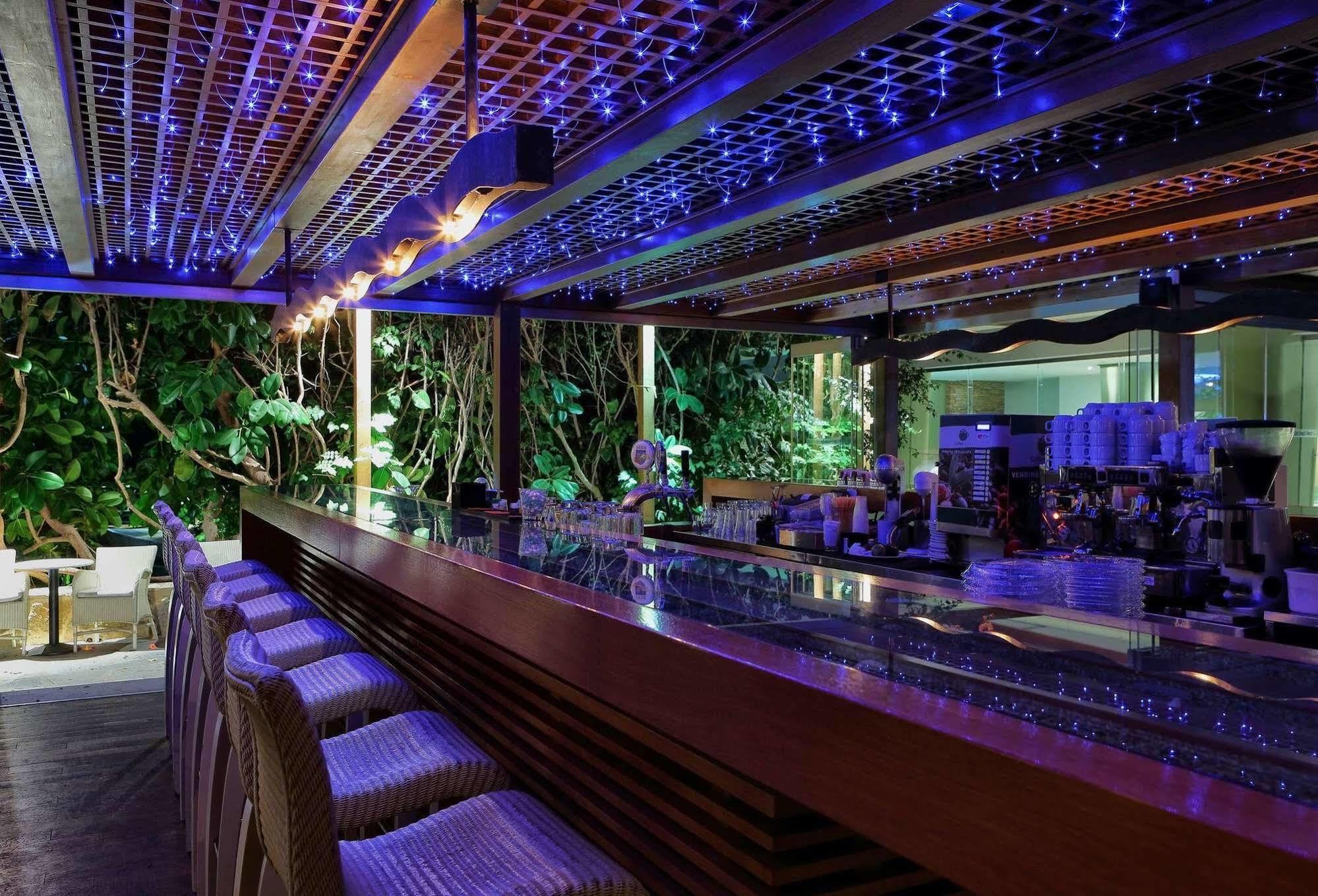 Sitia Beach City Resort & Spa Sitia (Crete) Exterior foto The bar at the Sky Bar